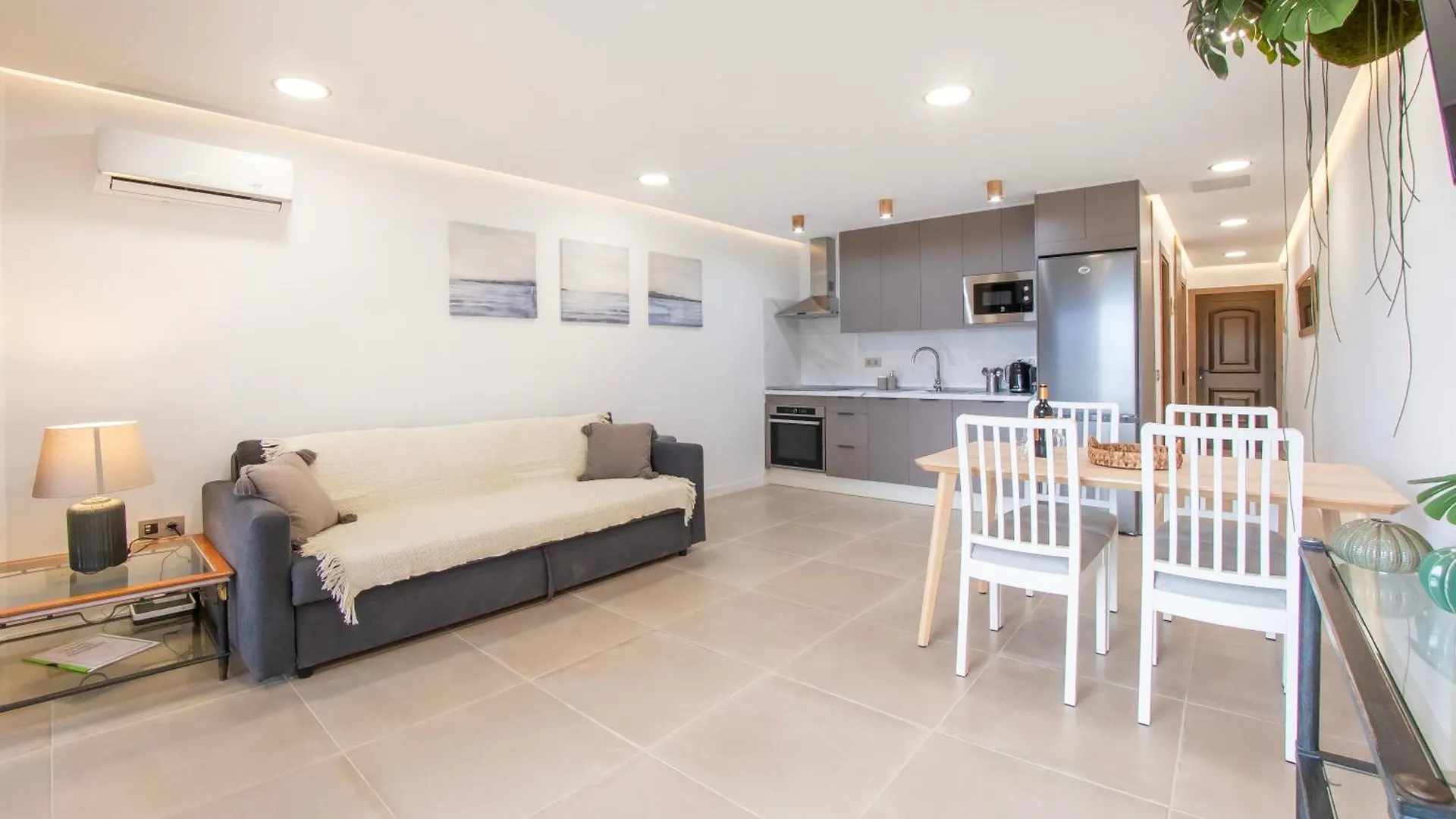 Σπίτι διακοπών Newly Renovated, Luxurious Apartment With A Heated Pool, 259 Σαν Μιγκέλ ντε Αμπόνα
