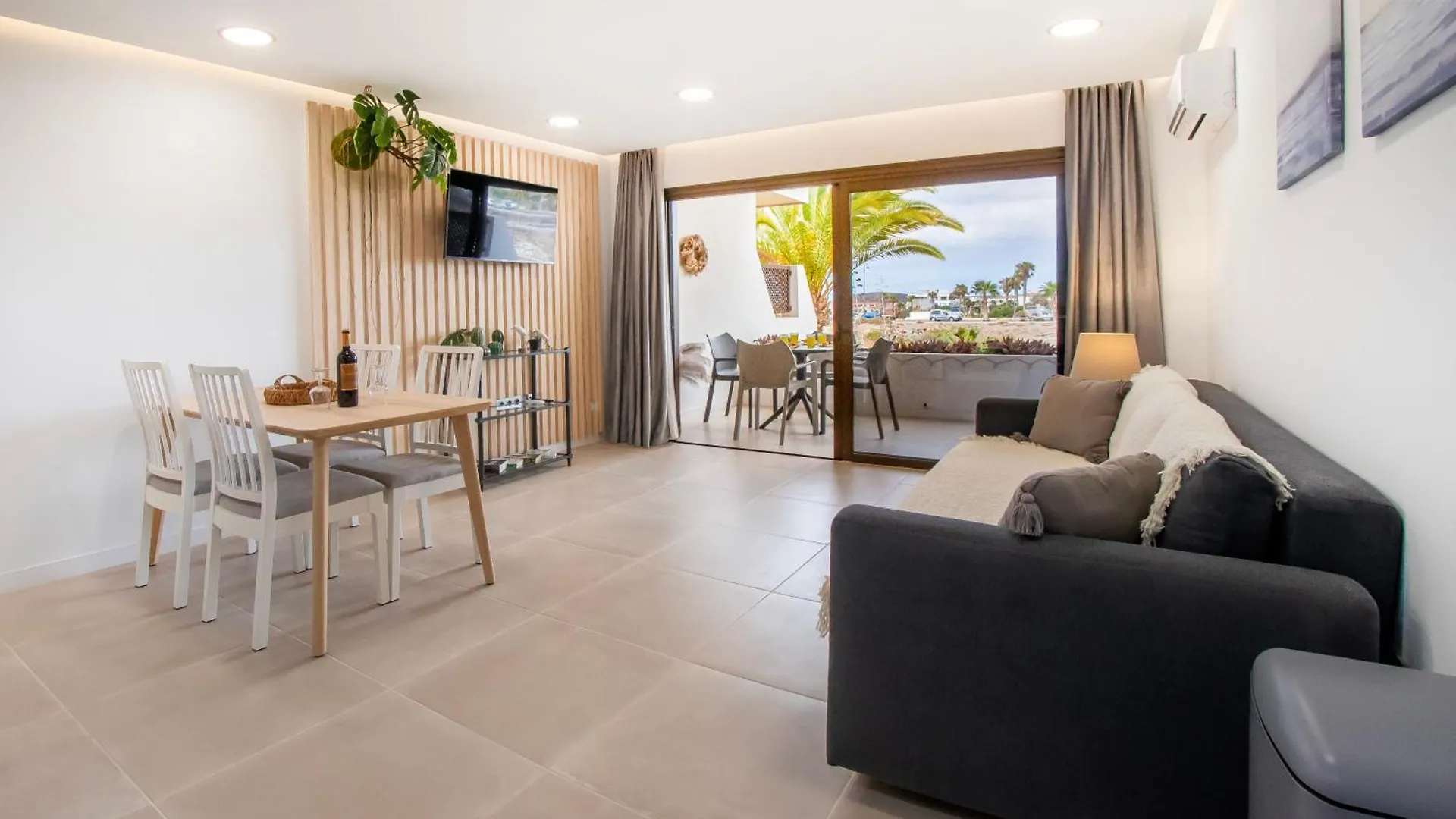 Newly Renovated, Luxurious Apartment With A Heated Pool, 259 Σαν Μιγκέλ ντε Αμπόνα