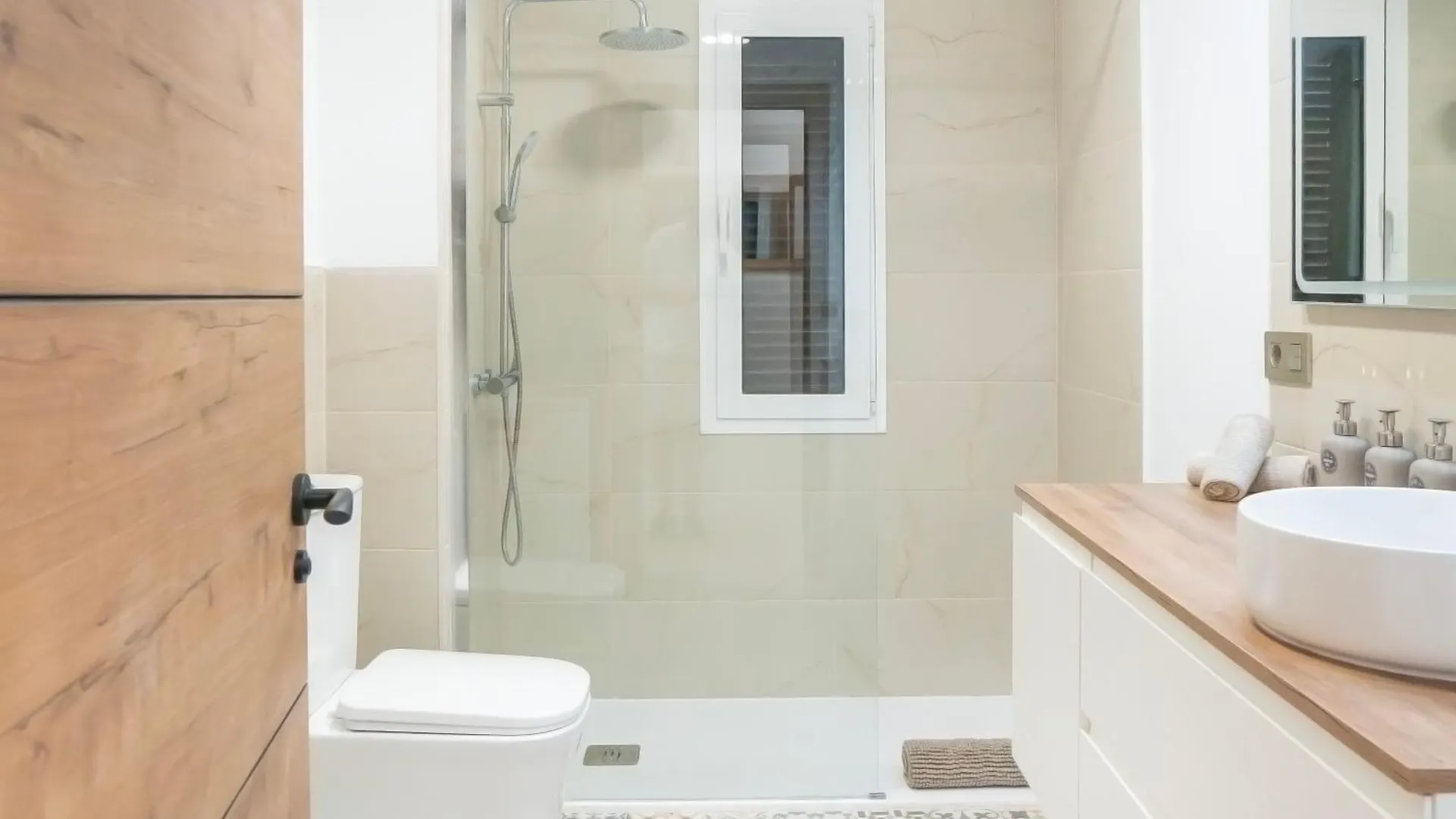 Newly Renovated, Luxurious Apartment With A Heated Pool, 259 San Miguel de Abona