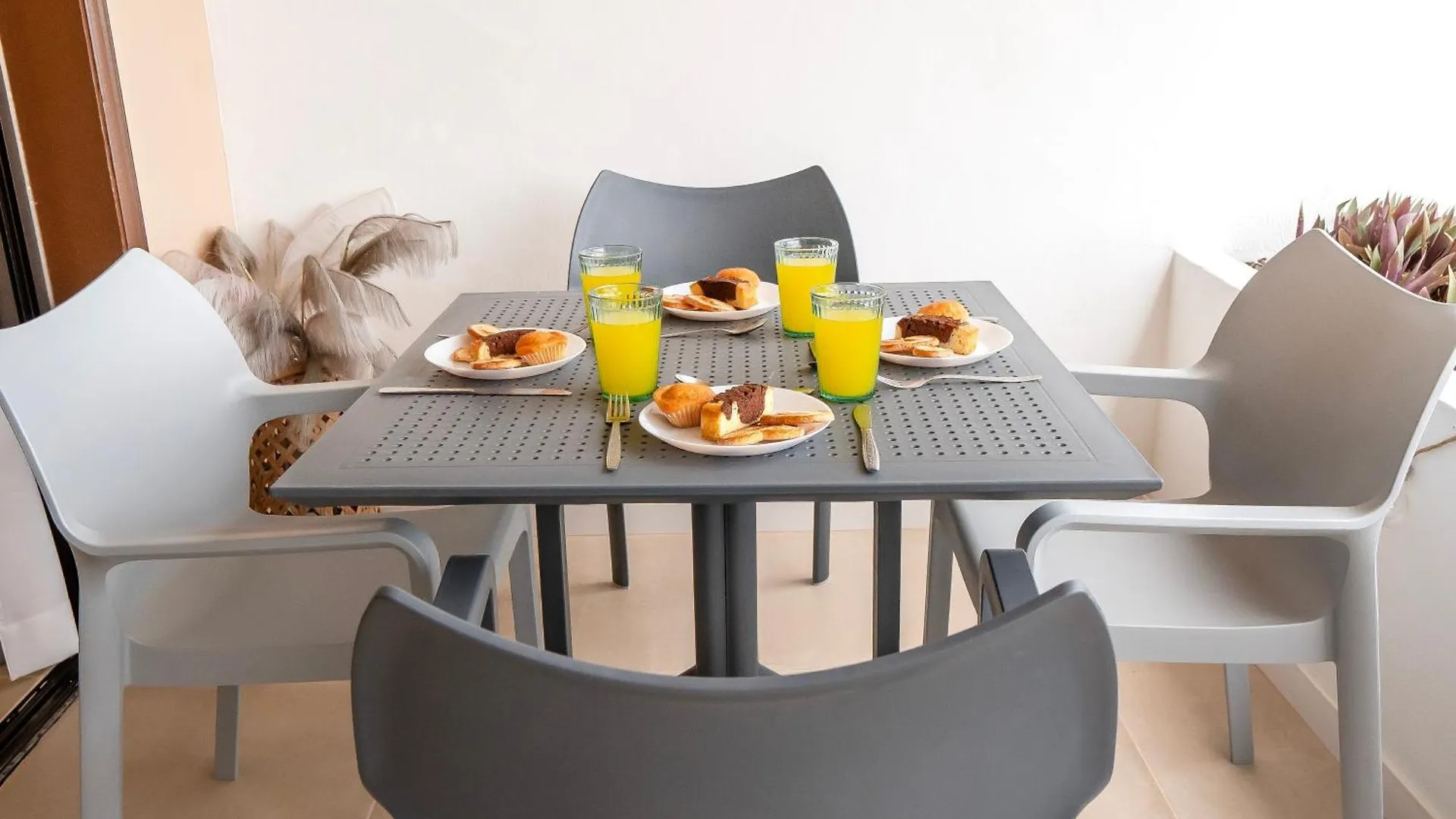 Newly Renovated, Luxurious Apartment With A Heated Pool, 259 San Miguel de Abona Holiday home