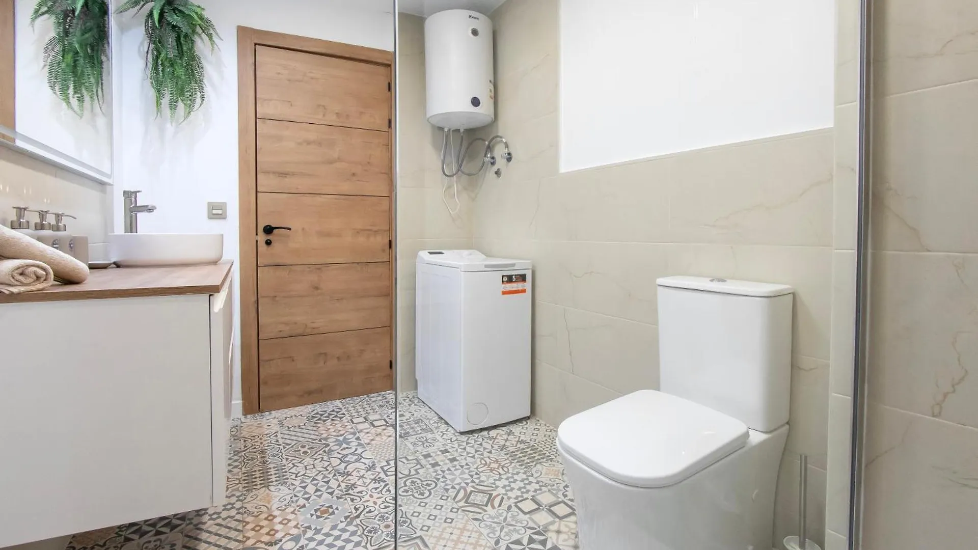 Newly Renovated, Luxurious Apartment With A Heated Pool, 259 San Miguel de Abona Holiday home